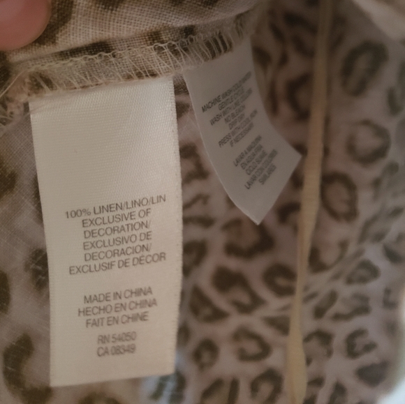 Jones New York tunic. Subtle leopard print, 100% linen. - Picture 3 of 4